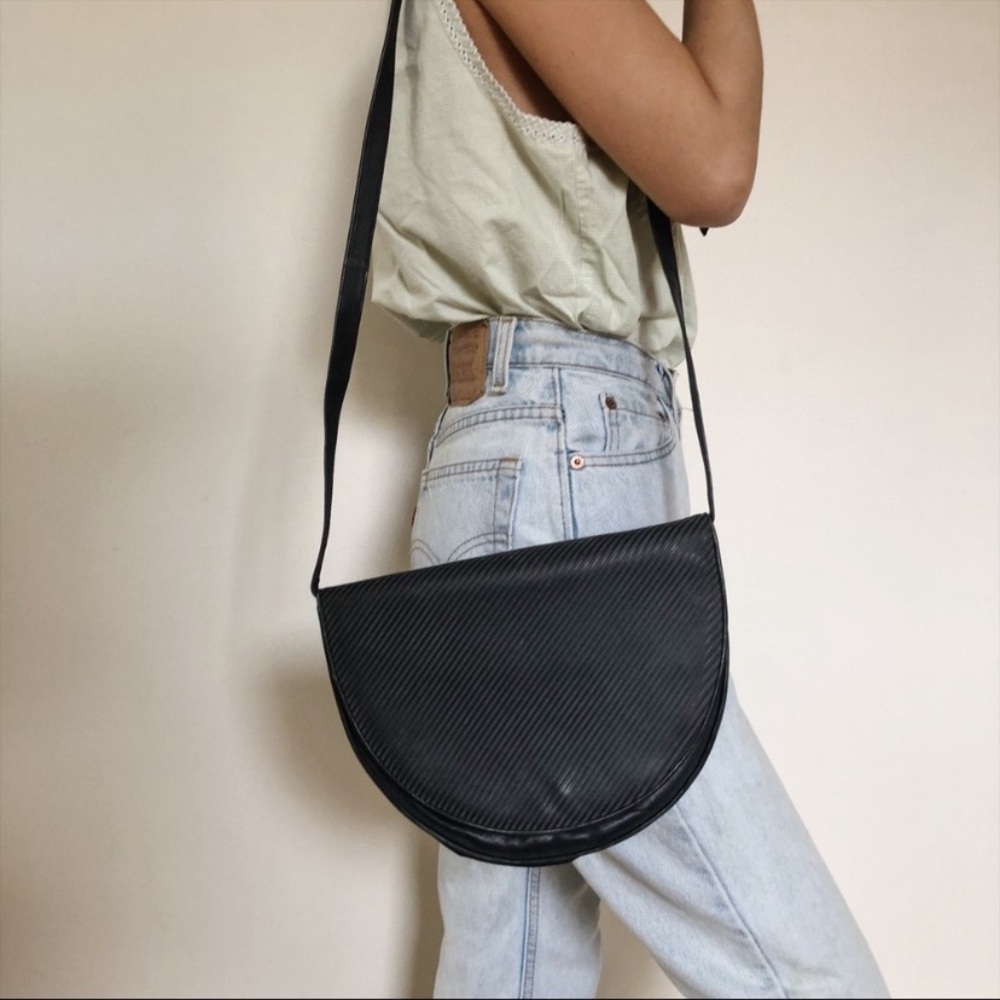 Vintage Leather Half Moon Circle Purse